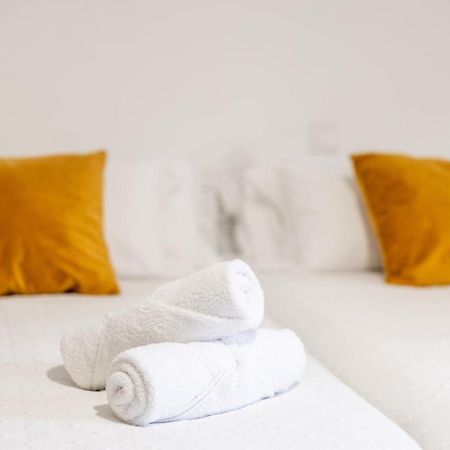Los Apartamentos Jacinto Benavente Centro Мадрид Екстериор снимка