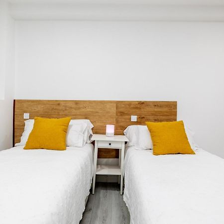 Los Apartamentos Jacinto Benavente Centro Мадрид Екстериор снимка