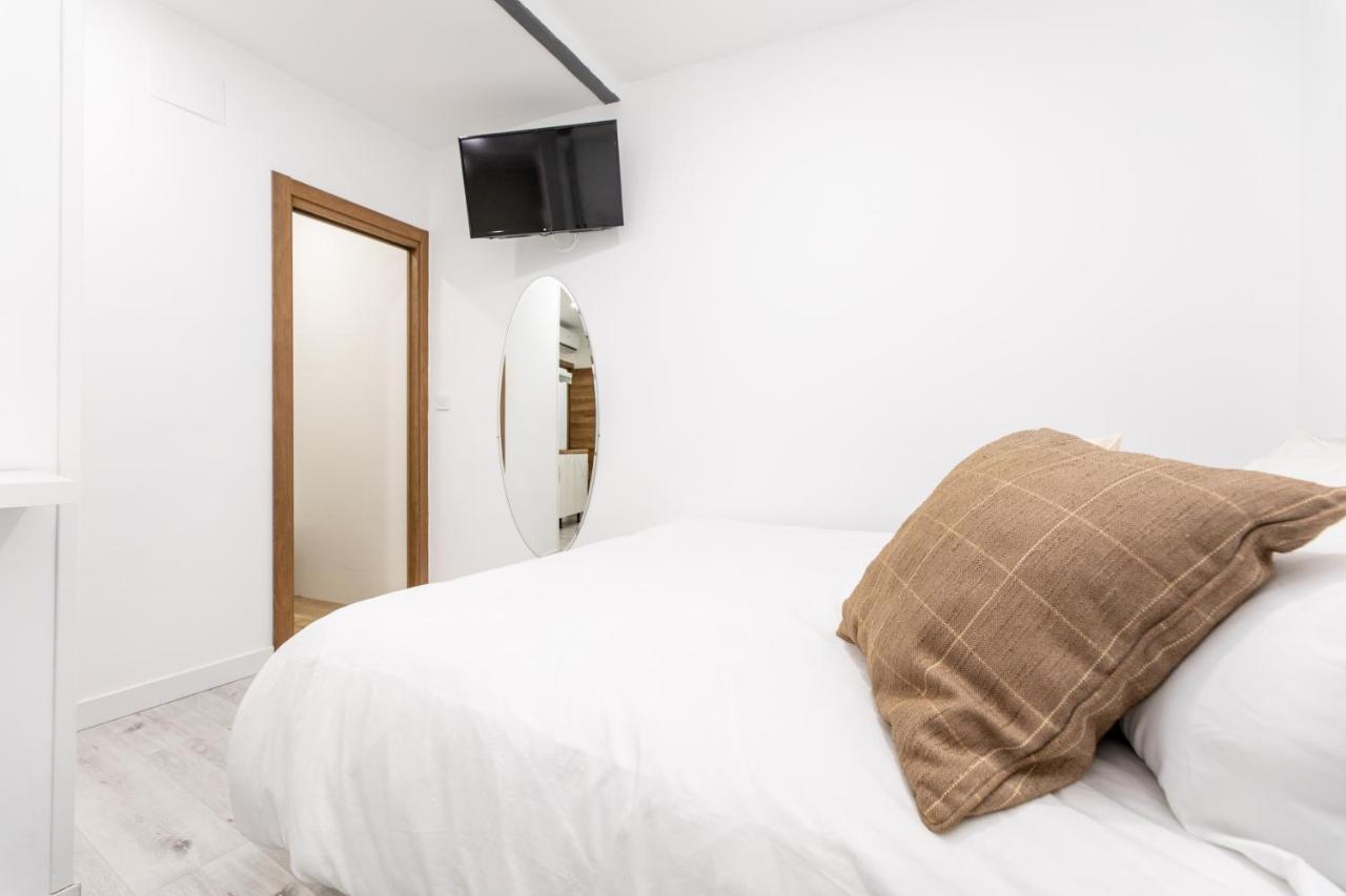 Los Apartamentos Jacinto Benavente Centro Мадрид Екстериор снимка