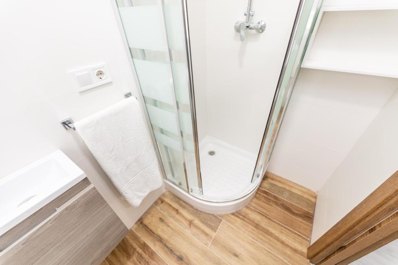 Los Apartamentos Jacinto Benavente Centro Мадрид Екстериор снимка