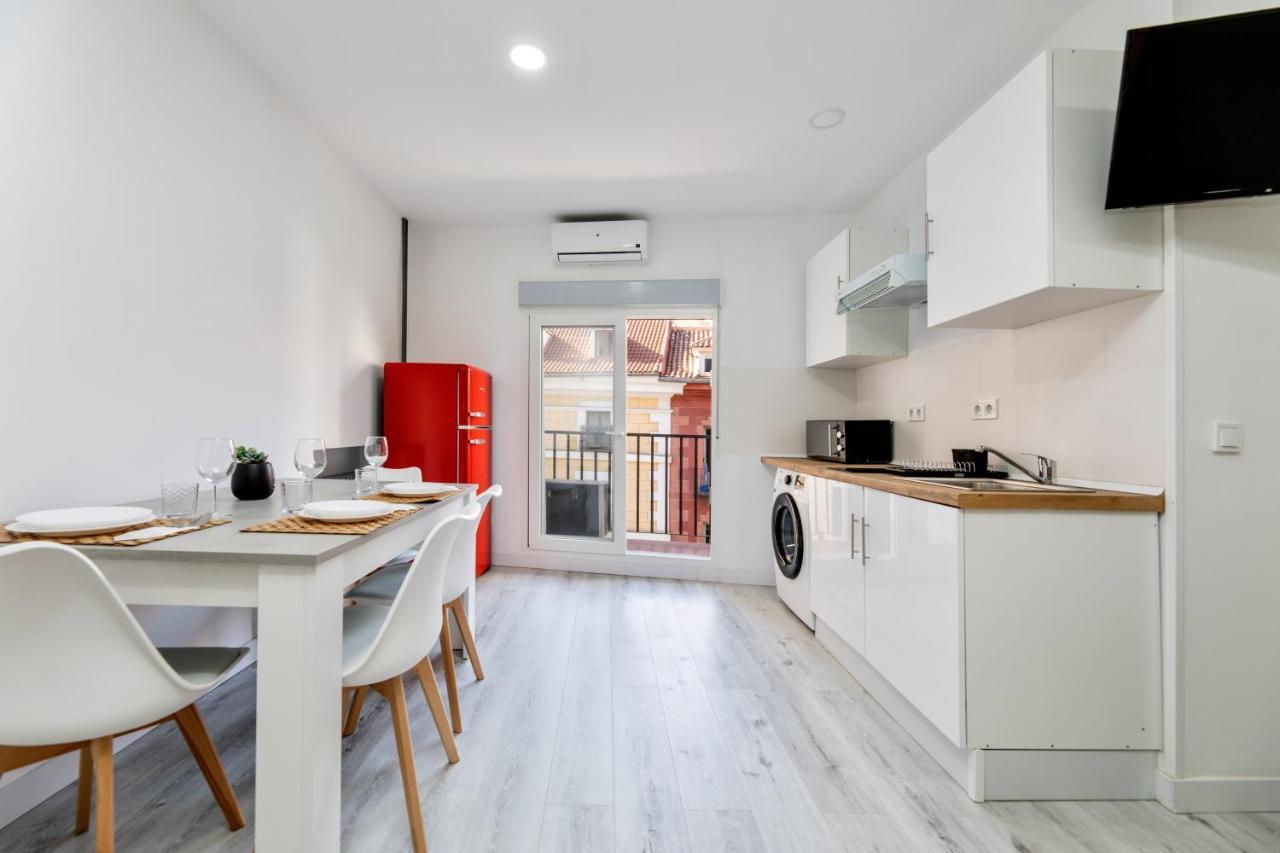 Los Apartamentos Jacinto Benavente Centro Мадрид Екстериор снимка