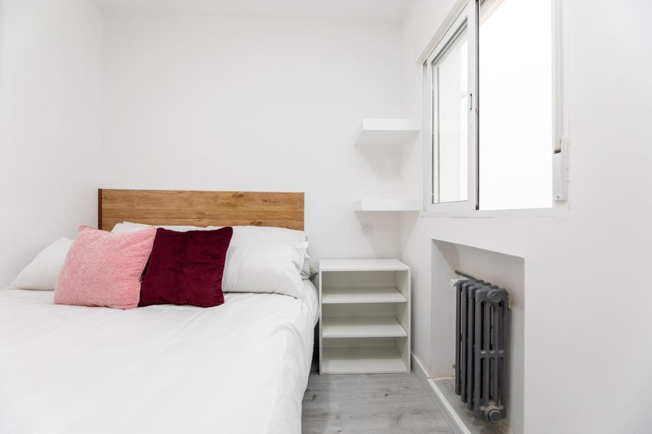 Los Apartamentos Jacinto Benavente Centro Мадрид Екстериор снимка