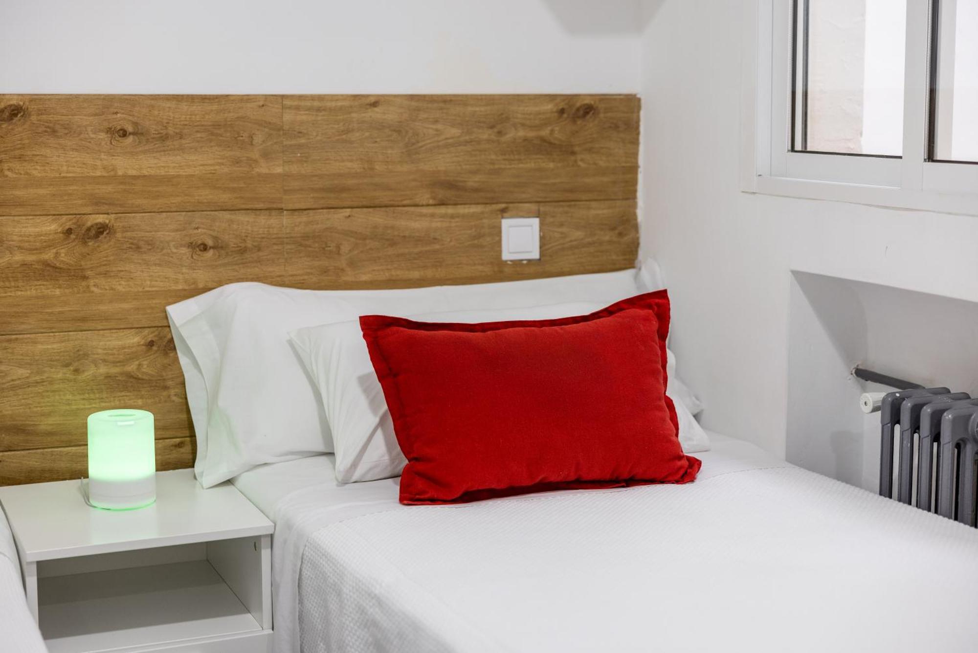 Los Apartamentos Jacinto Benavente Centro Мадрид Екстериор снимка