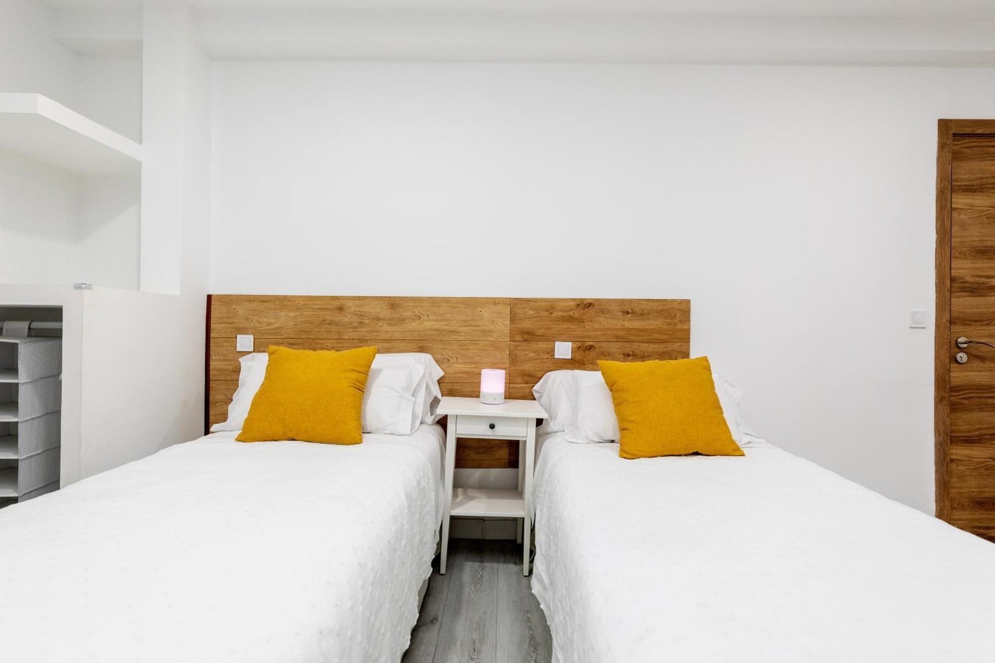 Los Apartamentos Jacinto Benavente Centro Мадрид Екстериор снимка