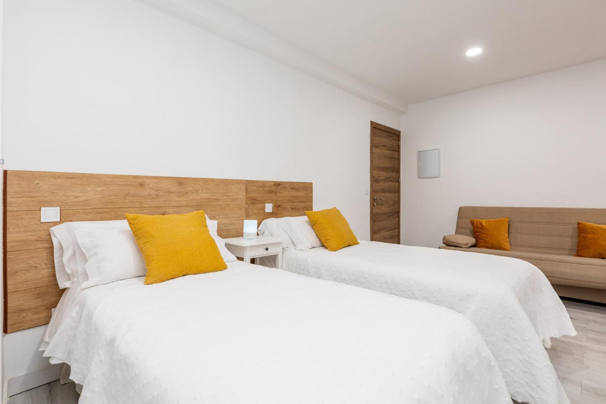 Los Apartamentos Jacinto Benavente Centro Мадрид Екстериор снимка