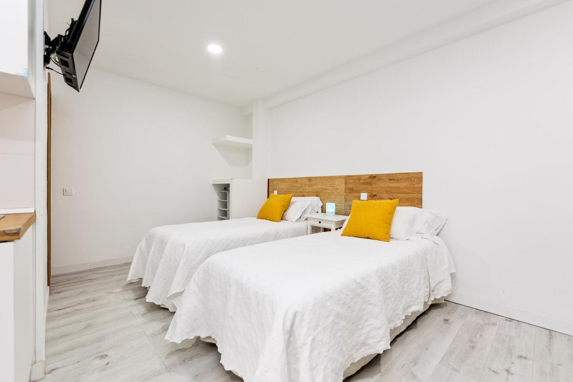 Los Apartamentos Jacinto Benavente Centro Мадрид Екстериор снимка