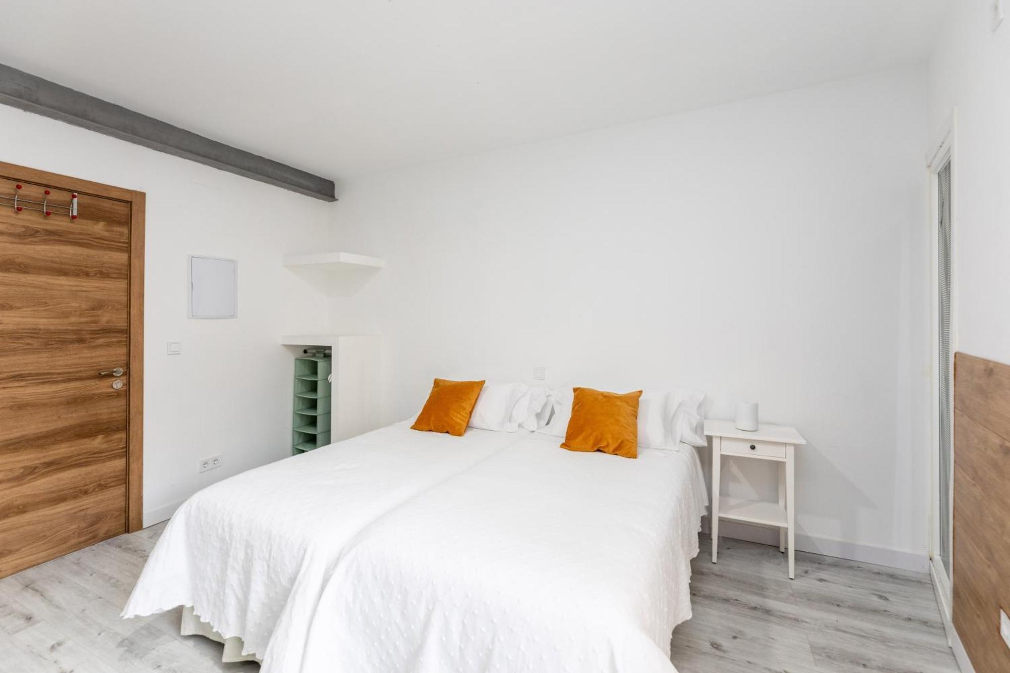Los Apartamentos Jacinto Benavente Centro Мадрид Екстериор снимка